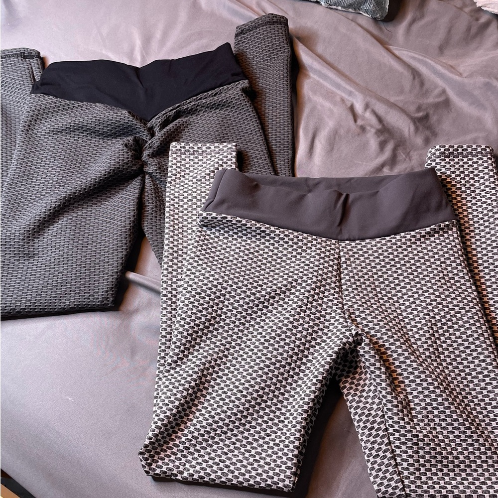 FAMOUS TIK TOK SCRUNCH LEGGINGS